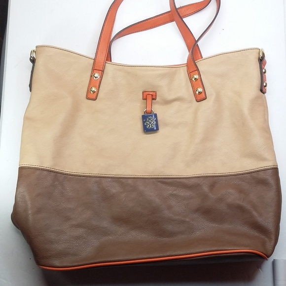 Jessica Simpson Handbags - Jessica Simpson brown beige tote getaway bag